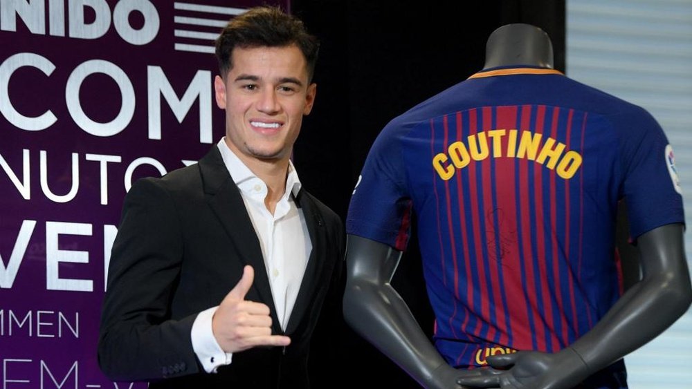Barcelona presented new signing Philippe Coutinho to their fans on Monday. GOAL