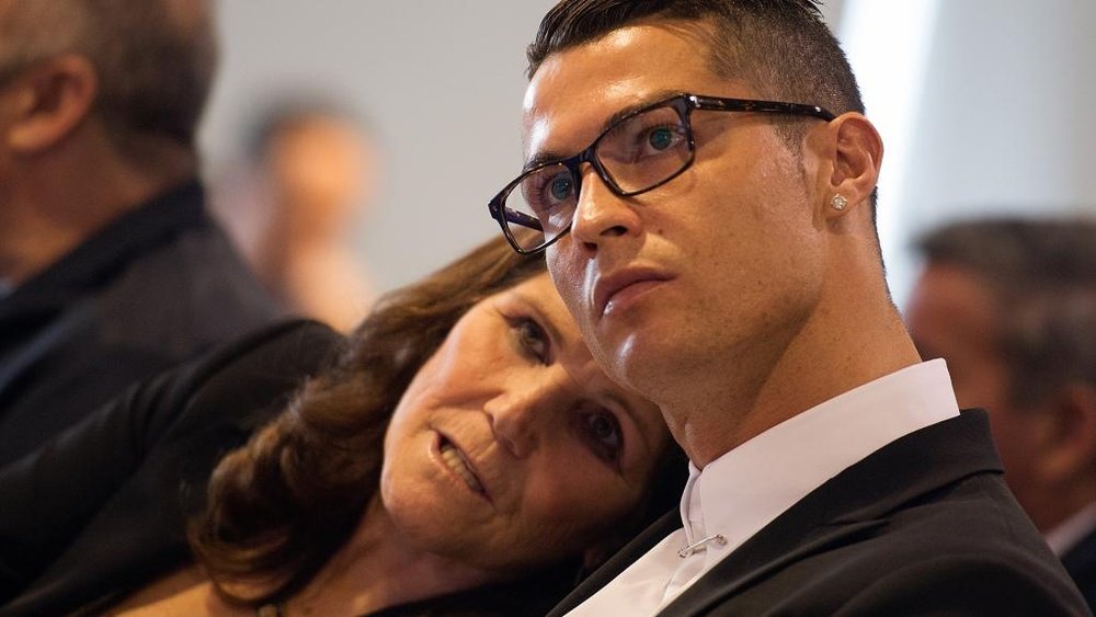 No Brasil! Família de Cristiano Ronaldo inaugura restaurante em Gramado. Goal