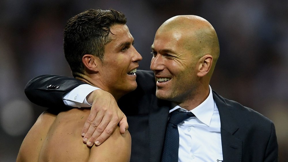 Cristiano Ronaldo, Zinedine Zidane.