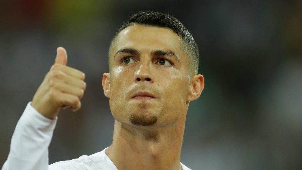 Cristiano Ronaldo se resolve com o fisco espanhol, mas terá que pagar multa milionária. Goal