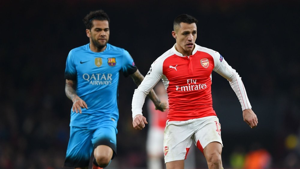 Alves believes there is room for Sanchez at PSG. GOAL