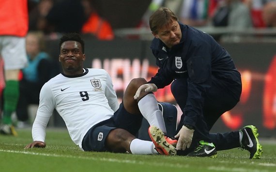 Daniel Sturridge & Gary Lewin on the pitch. Goal