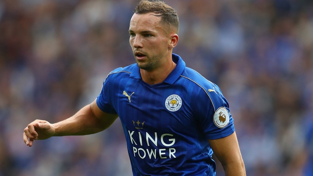 Danny Drinkwater of Leicester. Goal