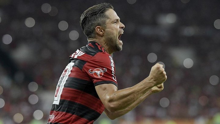 Flamengo 2 - 0 Paraná: Fla vence no Maracanã e abre seis pontos na liderança