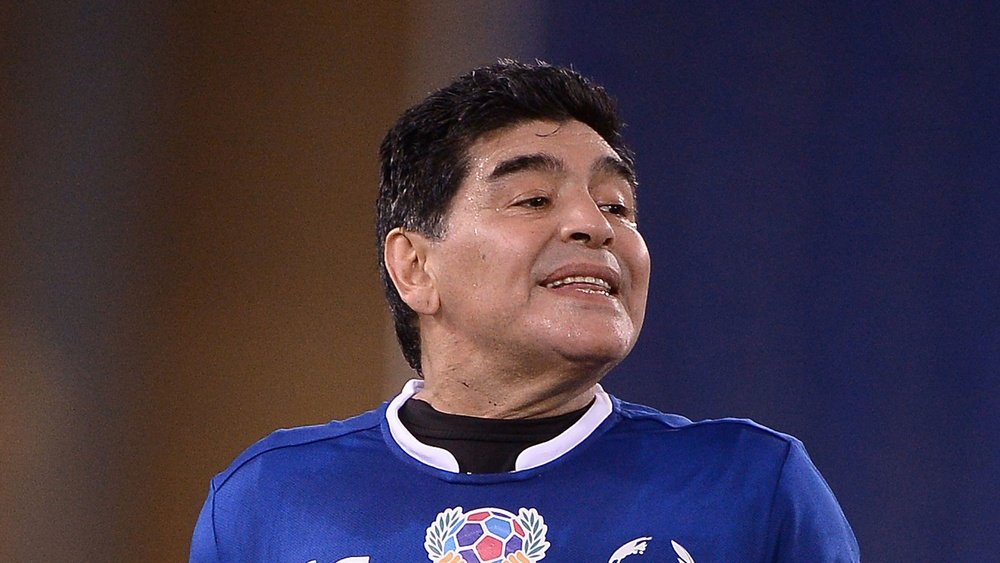 Diego Maradona entregará o prêmio de melhor técnico. Goal
