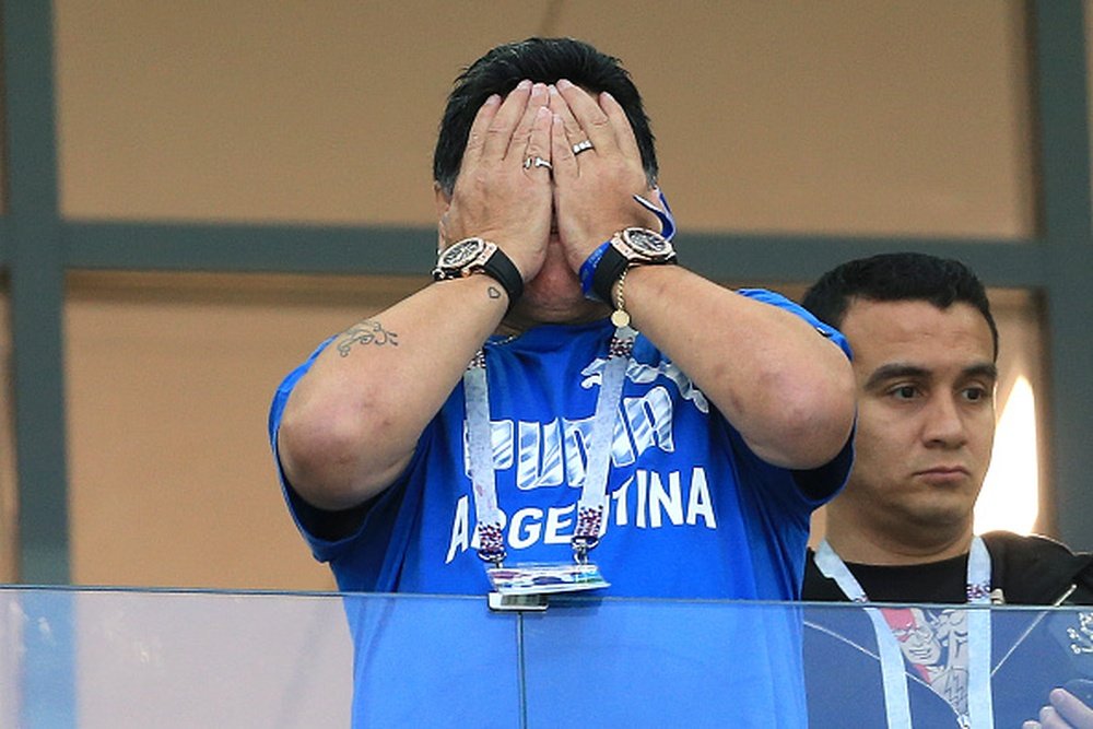 Maradona detona Sampaoli e elogia Messi.Goal