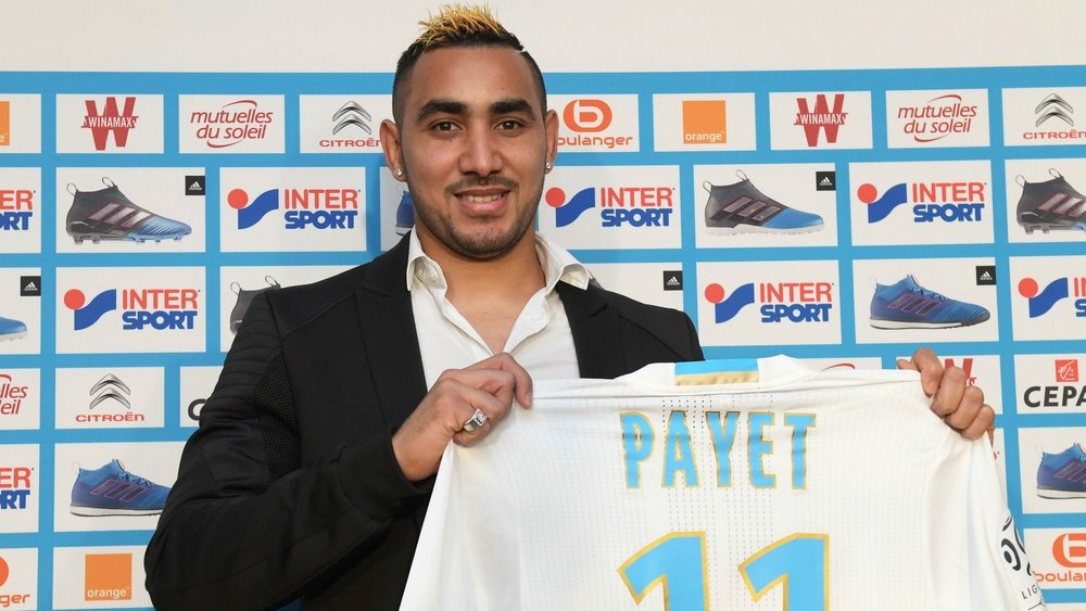 Dimitri Payet posing with his Marseille jersey. Goal
