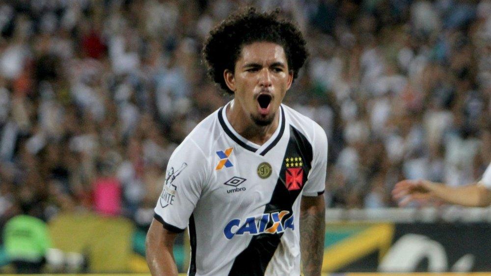 Vasco aceita proposta e vende Douglas Luiz ao Manchester City