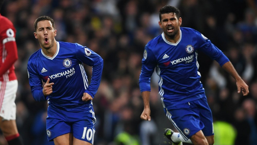 Eden Hazard et Diego Costa célèbrent un but lors d'un match de Premier League avec Chelsea. AFP