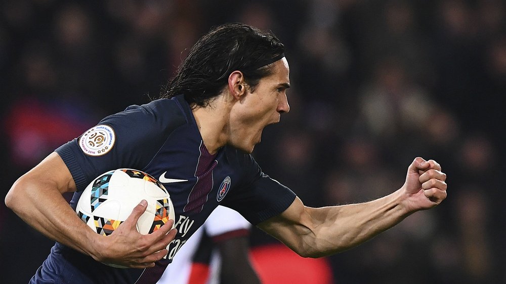 Edinson Cavani wants to stay at the Ligue 1 champions. Goal
