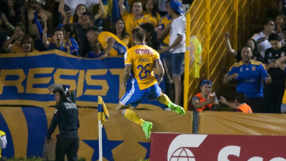 A picture of Eduardo Vargas. Goal