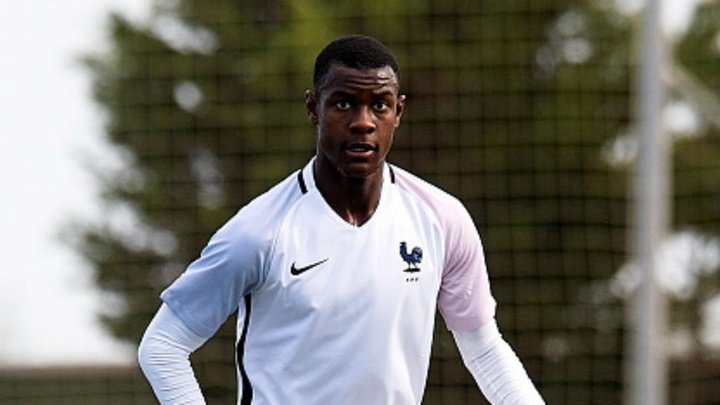 Officiel : Evan N'Dicka quitte Auxerre pour l'Eintracht Francfort