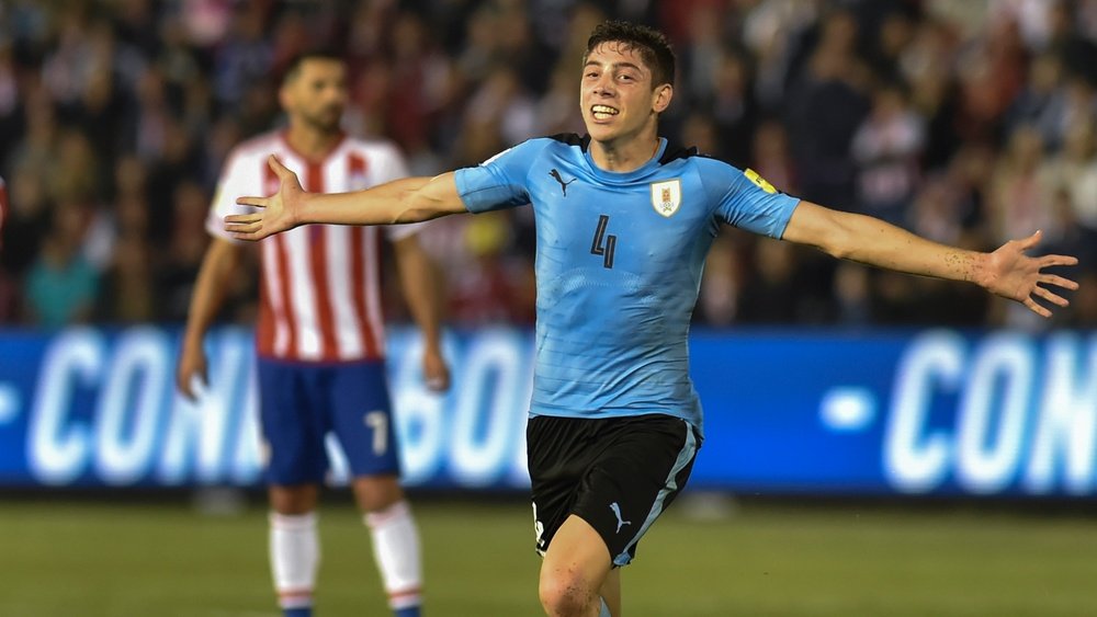 Valverde celebra o gol apontado ao Paraguai. Goal