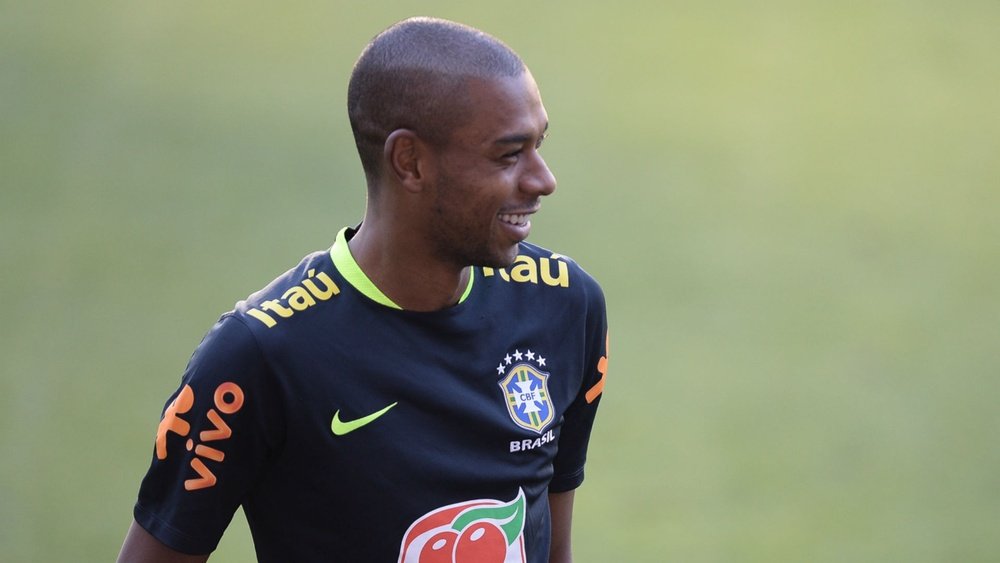 Fernandinho fala sobre atuar em nova posição no Brasil. Goal