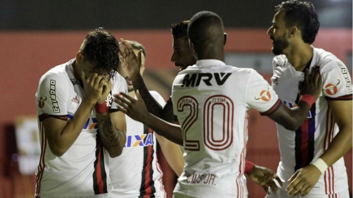 Vitória 2 x 2 Flamengo: Fla tem expulsão injusta, mas consegue empate com Vitória em estreia