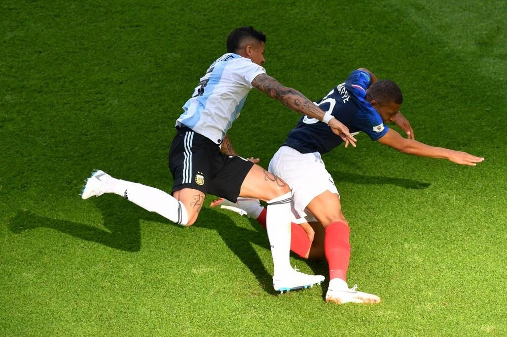 A defesa do Uruguai promete ser o um grande desafio para o poderoso ataque francês. Goal