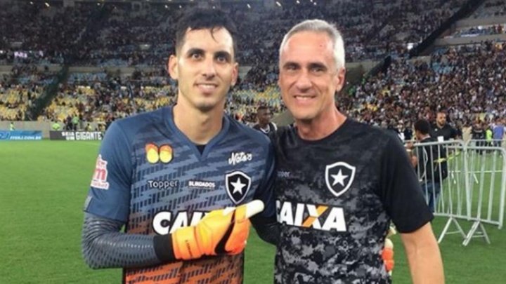 Botafogo: Flávio Tênius explica sucesso de Gatito nos pênaltis