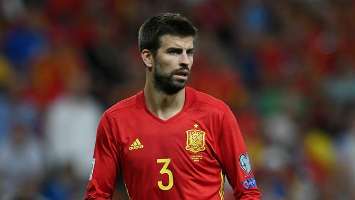 Pique is committed to Spain, says Viera
