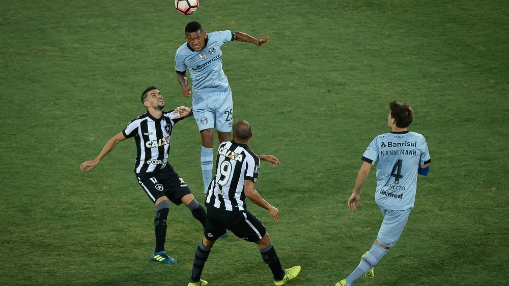 Botafogo 0 x 0 Grêmio: Empate sem gols no jogo de ida leva decisão para Porto Alegre
