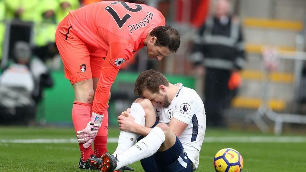 Pochettino says he is concerned by the injury picked up by Harry Kane. GOAL