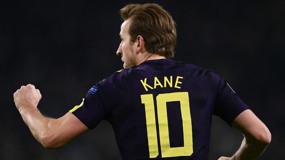 Kane supera Ronaldinho na UCL. Goal