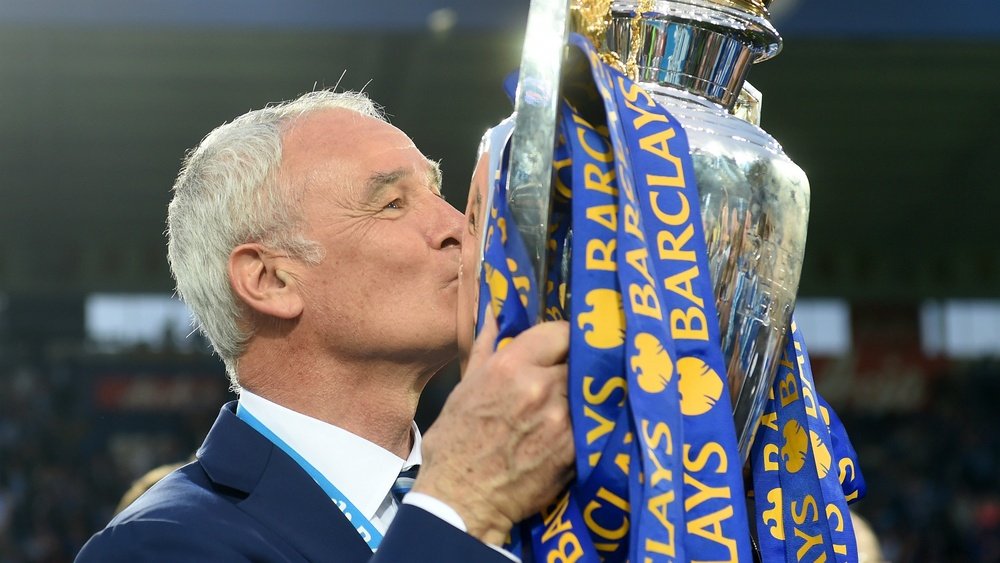 Claudio Ranieri, treinador do Leicester, é candidato a Melhor Técnico do Ano da FIFA. Goal
