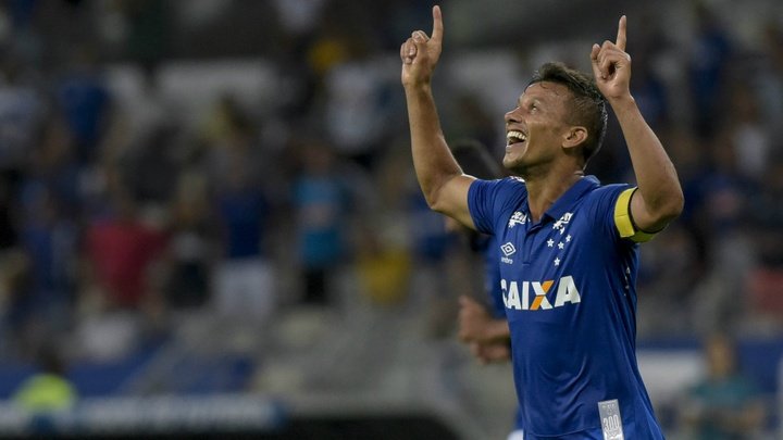 Henrique espera que Cruzeiro tenha boa arrancada no Brasileirão