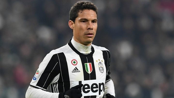 Hernanes dropped from Juventus' Champions League squad