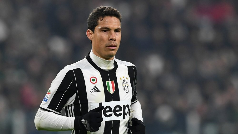 Le joueur de la Juventus, Hernanes dans un match de Serie A. AFP