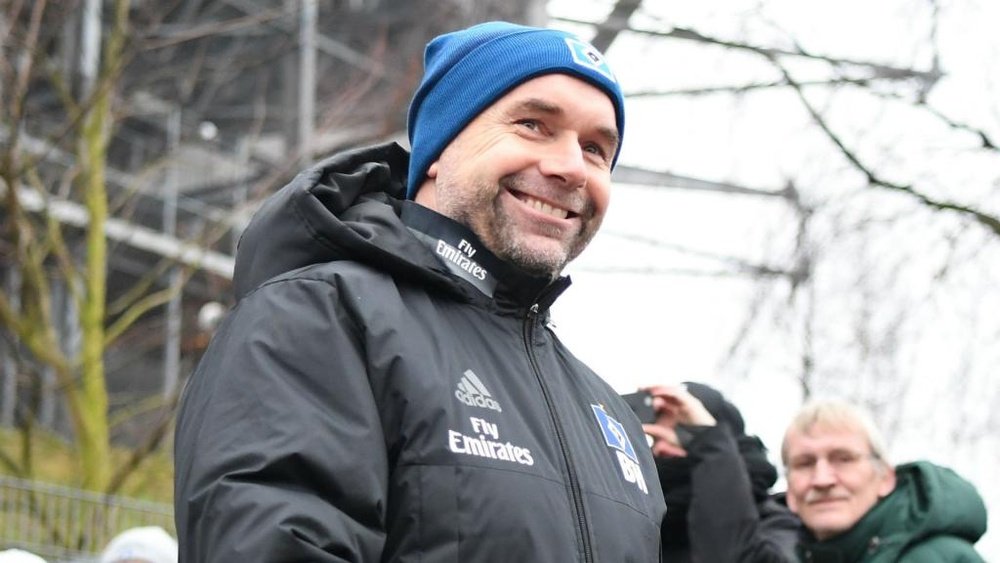Bernd Hollerbach has returned to Hamburg as head coach. GOAL