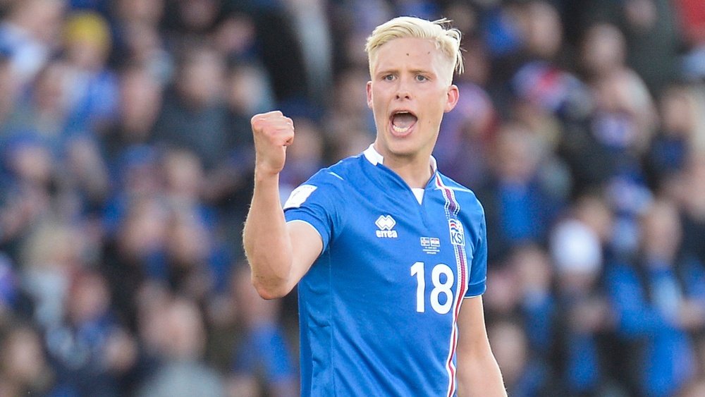 O internacional islandês: Magnusson. Goal