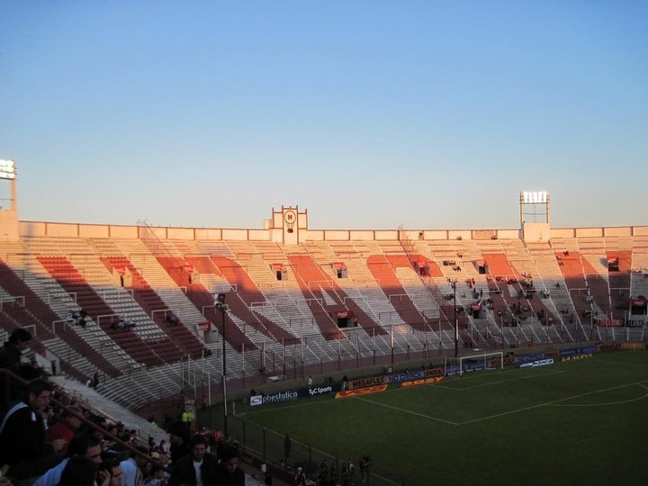 Ameaça de bomba atrasa jogo do River Plate no Campeonato Argentino
