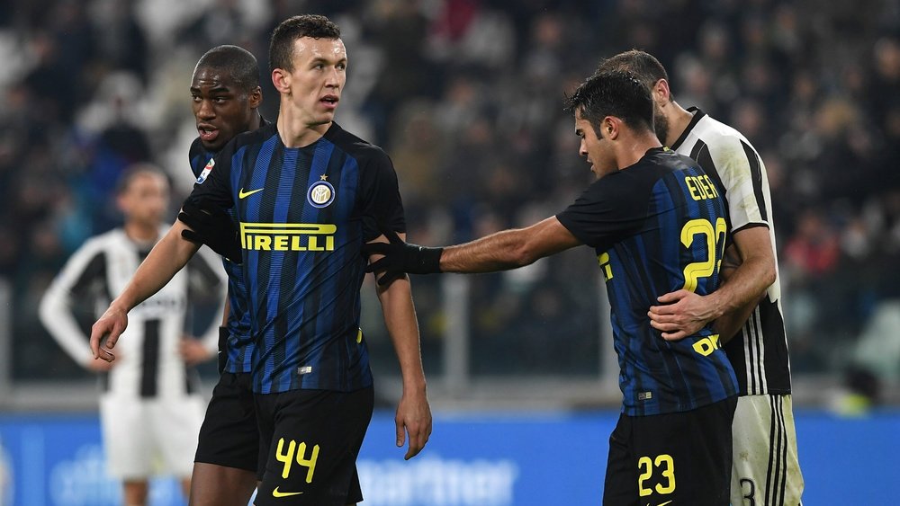Perisic (no. 44) was sent off during Sunday's big derby. Goal