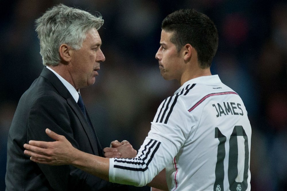 James Rodríguez salue l'ancien coach blanc, Carlo Ancelotti. AFP