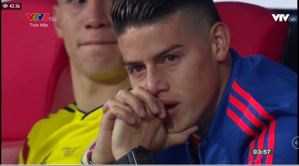 O sofrimento de James Rodríguez na eliminação da Colômbia. Goal