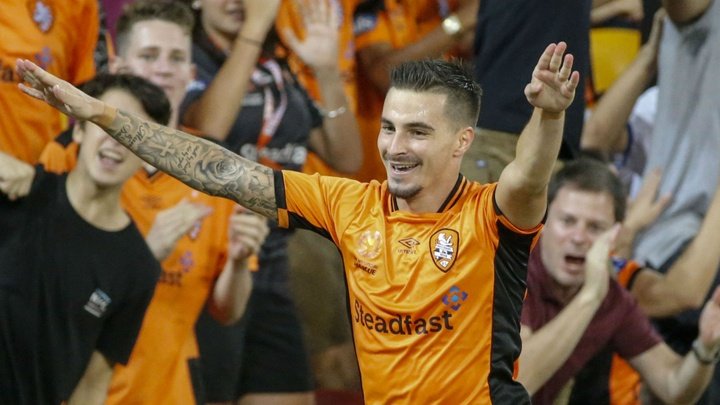 A-League Review: Sydney confirmed as premiers after Victory slip up in Brisbane