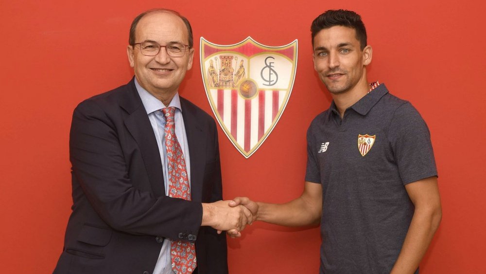 Jesus Navas has secured a return to Sevilla on a free transfer. GOAL