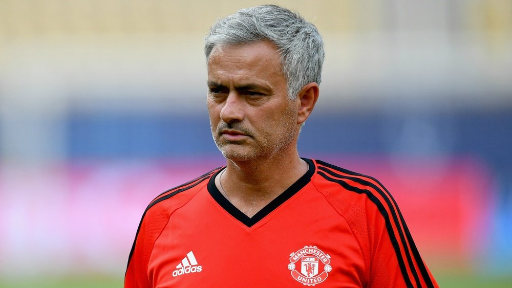 Chelsea are still title favourites - Mourinho cranks up mind games with former club