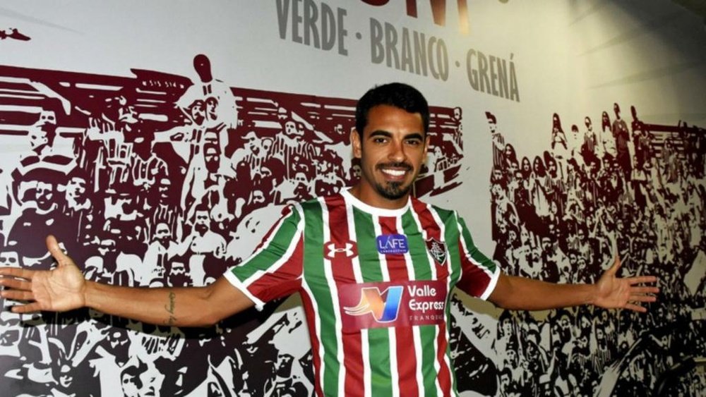 Sem chances no Corinthians, Junior Dutra é apresentado no Fluminense. Goal