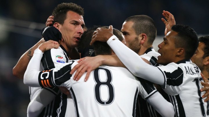 Juventus 2 Empoli 0 : Champions cruise to 10-point gap at summit