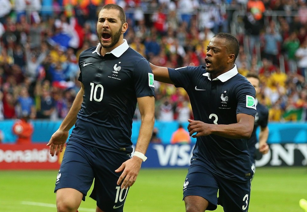 Karim Benzema et Patrice Evra lors de France-Honduras. GOAL+
