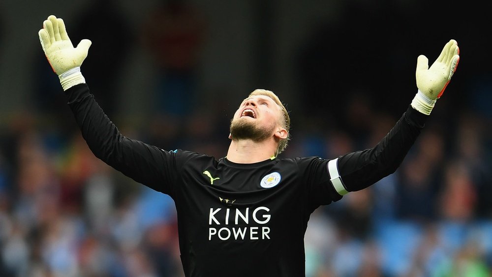Could Kasper Schmeichel follow in his famous father's footsteps? GOAL