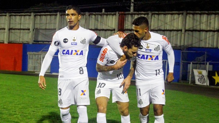 Após jogo agitado, Levir e Nikão pedem concentração para Santos e Atlético-PR