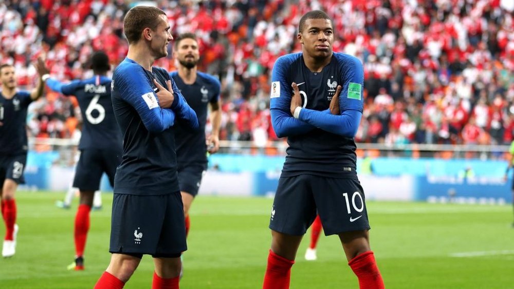 Mbappé: jogador mais jovem a marcar com a França. Goal
