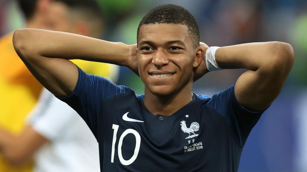 Deschamps: Mbappé é melhor do que Henry na mesma idade