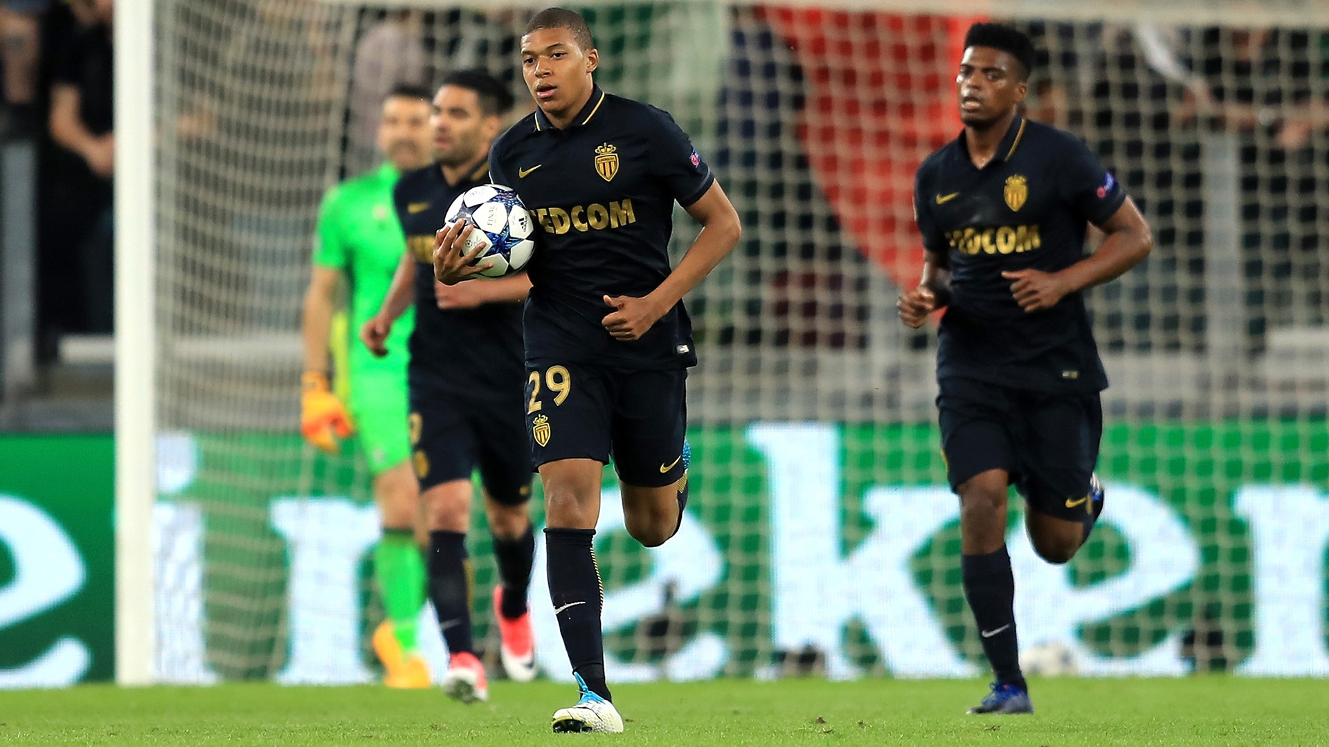 Mbappé se torna o mais jovem a fazer gol em semifinal de Champions League