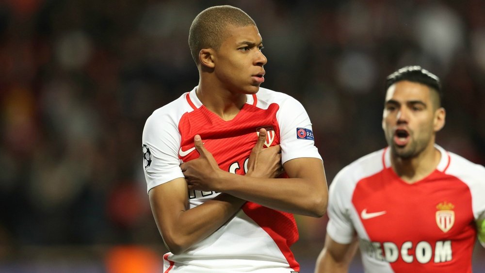Real Madrid prepara oferta recorde por Mbappé; Monaco manda recado para City e PSG