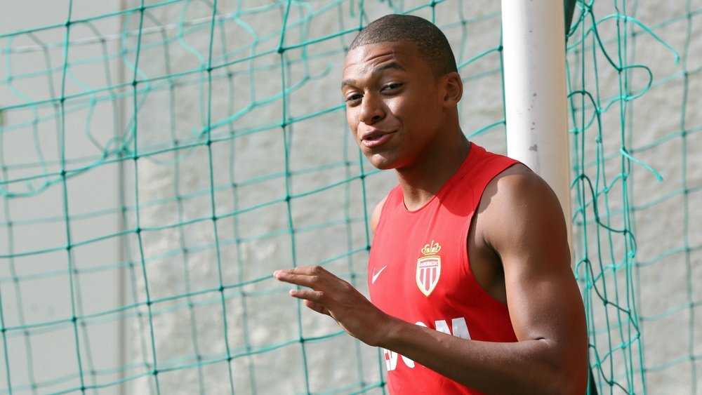 Se Alexis for para o PSG, City vai entrar com tudo na briga por Mbappé