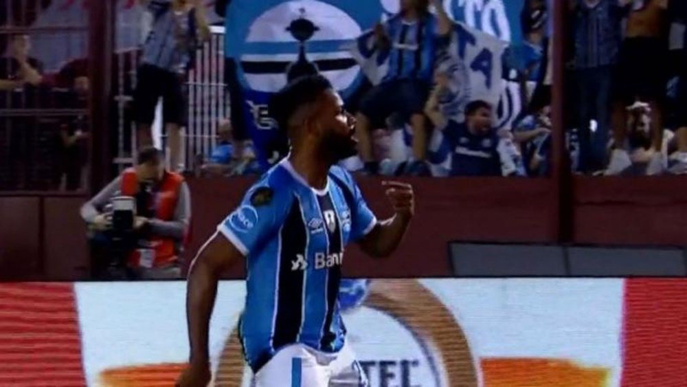 José Gómez ficou bastante afetado com o erro cometido ante o Grêmio. Goal