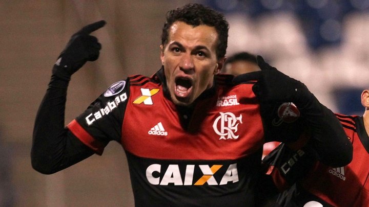 Após cutucar rival, Leandro Damião é liberado para ser inscrito no BID